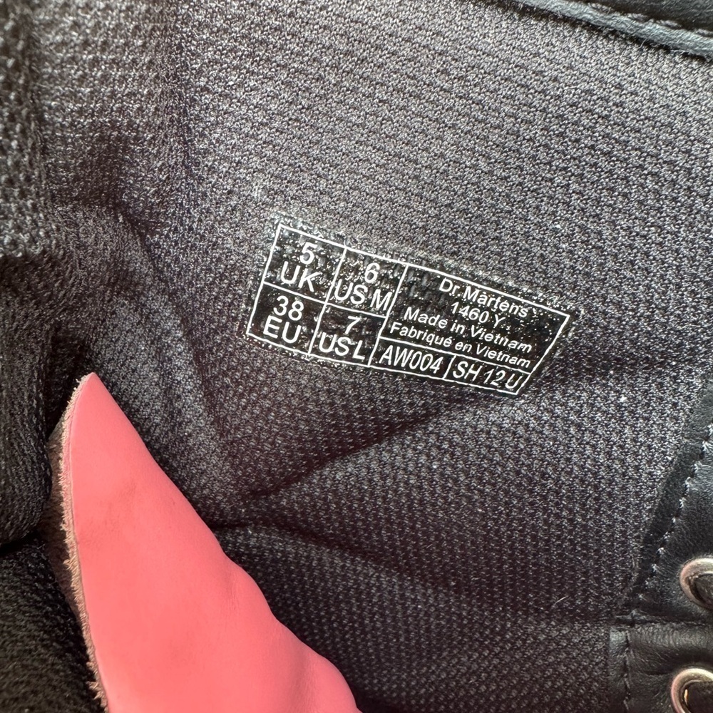🌸 RARE Dr. Martens 1460 Pink Leather Lace-Up Boots 🌸 - Picture 5 of 8